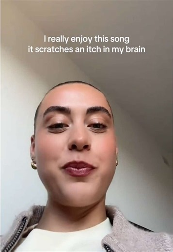 Mae (@maeegreen)’s videos with do i clench my fists? - ridgeclub