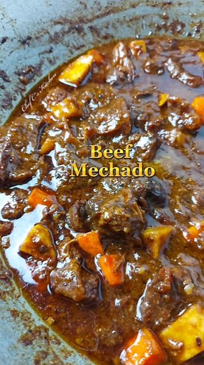 Beef Mechado na Kargado Ingredients: -1 kg beef kalitiran (oyster blade), cubed -500g beef tendon -100g beef fat -3 pcs bell pepper, fire roasted, chopped -8 pcs ripe tomatoes, fire roasted, quartered -1 head garlic, minced -2 red onions, chopped -1 large carrot, cubed -1 large potato, cubed -2 tbsp tomato paste -1 beef broth cube -2 pcs dried bay leaves -1/4 cup calamansi juice -1/4 cup soy sauce -1 pc chorizo bilbao -100g sweet pickle relish -100g processed cheese -salt and pepper, to taste -s