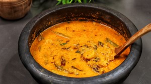 11K views · 429 reactions | ചെമ്മീൻ പച്ചമാങ്ങാ കറി / Chemmeen Manga Curry / Prawns Raw Mango Curry | Sheeba's Recipes | Facebook