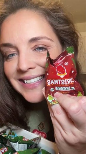 CWC Approved ✔️ These Christmas ring pops?? Instant holiday WIN 🎄🍭 Perfect for treat bags, class