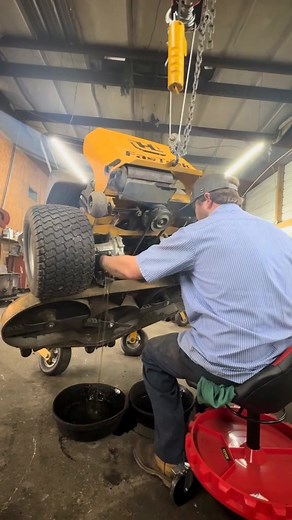 22K views · 346 reactions | part2 Hang with me while i do a complete service on the engine deck and drive train on this hustler fastrack #fup #fyp #viral #smallenginemechanic #outdoors #mechaniclife #shop #lawncare #mechanic #repair #maintenance #service | Mlhorne94 | Facebook