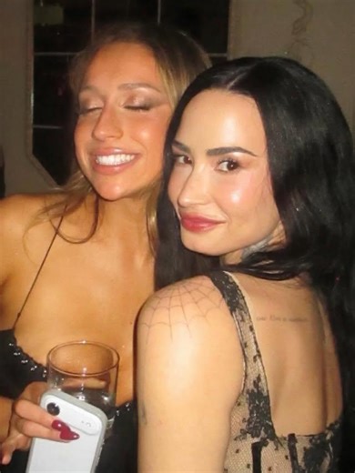 demi lovato celebrating the 2026 grammys season with jutes, tate mcrae, and rosé 🖤