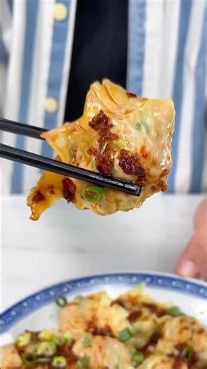 If you’re going to make ONE thing with leftover ham please let it be these spicy wontons.