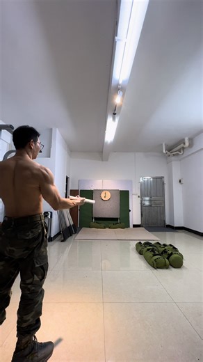 Throwing at moving targets, from visual lock-on to release, is completed in a split second. #throwing #straightthrow #spinthrow#targetpractice