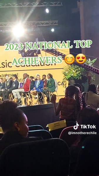 The national top achievers are waiting in anticipation 😉🎉#drmochwanaesi #mochwanaesifoundation #matricresults2023