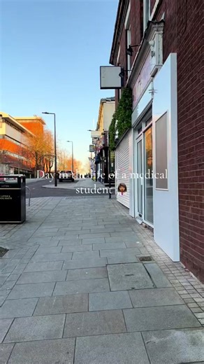 @Steph in Med 🩺 shows us a day in the life of an #AUC UK track student 🥼 #medschool #aucdocfluencer #UK #aucmed #americanuniversityofthecaribbean #aucmedschool #student #medstudent #medicalstudent #medical #medtok #studentlife #medicalschool #futuredoctor #doctor #dayinthelife #vlog