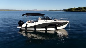 Quicksilver Activ 875 Sundeck – vrhunski opremljen, garancija do 2029.