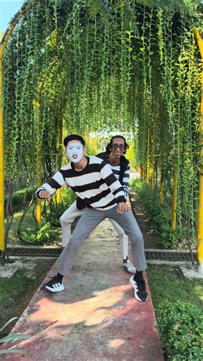 #bojonegoropantomime #funnypantomime #indonesianpantomime #pantomime #kidspantomime #pantomime #p...