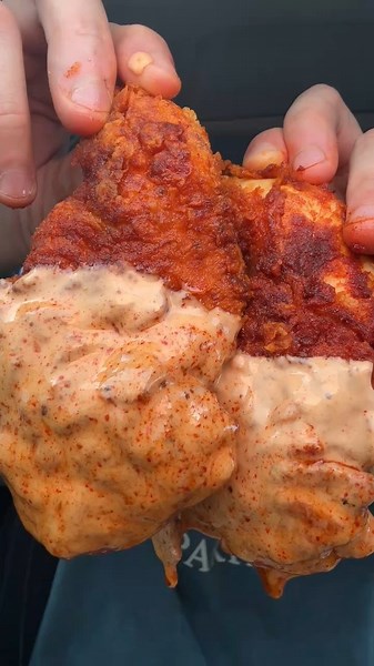 Can You Handle the Heat? 🔥 LA’s Viral Dave’s Hot Chicken Experience #daveshotchickenuk #foodie #uk