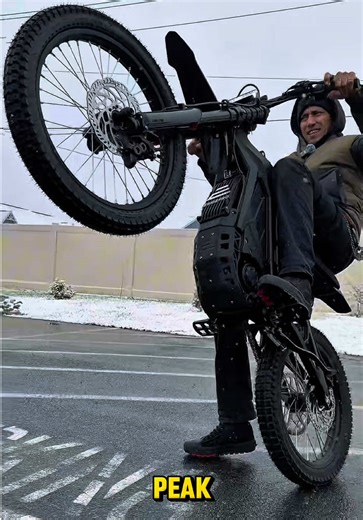 NEW E-RIDE PRO 3.0 PRO ⚡️👇🏽 Comment PRO for full details⚡️ • 72V dual-sport electric dirt bike • 15.8 kW torque-heavy power • App-tunable performance • Off-road street ready agility 🎥What tests do you want to see?👇🏽 Bikes Upgrades @shredelectric.co #ElectricDirtBike #ERidePro #EMoto #BikeLife #EBike @E Ride Pro