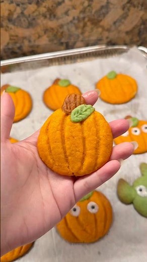 Mini Pumpkin Shaped Butter Cookies | Fall Baking Idea