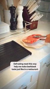 This defrosting tray is amazing. I can’t believe how fast and even defrosts my frozen food 🙌 #amazonhome #amazonkitchen #kitchengadget #kitchenhack #kitchenmusthave #defrostingtray #cookinghack #amazonmusthave | Clean Everything
