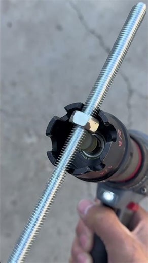 The problem of installing and removing such nuts is finally solved