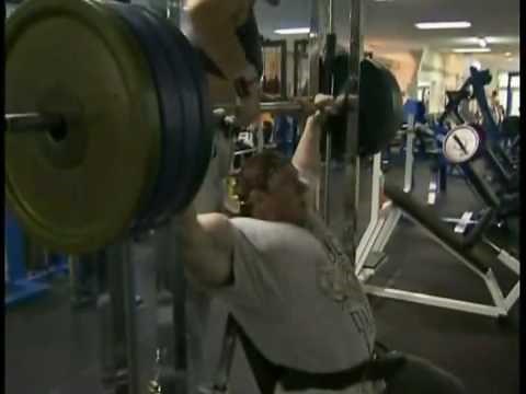 MARKUS RUHL shoulders