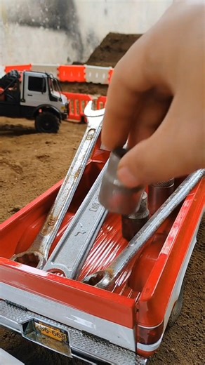 RC Chevrolet K10 Hauls a Super Heavy Load – Extreme Power Test!