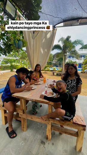 my cousins 😘🥰💕happy eating po sa ating lahat💕 #ehlydancingprincess #fyp #viral #cousinslove | Ehlyxandra Junco