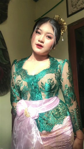 𝑔𝓊𝓈𝓉𝒾 𝒶𝓎𝓊 (@sayutudewi_)’s videos with suara asli - INSTA BALI MUSIK (IBM)