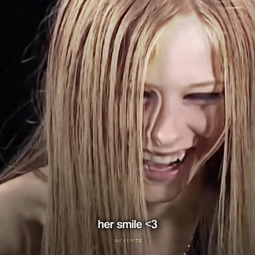 WE'RE GOING TO GO ROCK AND ROLL!! #avrillavigne #avril #lavigne #avrillavigneedit #edit #edition #2000s #y2k #zybzca #foryou #fyp #fy #foryoupage #tiktok #parati #paratii #viral #y2keasthetic