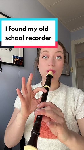 Found my old recorder from when I was six - does it still play? #recorder #teamrecorder #fluteplayer #recorderplayer #flautodolce #blokfluit #flautadulce #flautadoce #blokfluit #blockflöte #sarahjeffery #baroquemusic #renaissance #bach #badinerie #fyp #classicalmusic #classicalmusician #baroquemusician #aulos