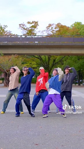 Hoodie Fam Dance Challenge ft. ROSÉ & Bruno Mars | APT