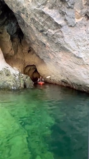Welcome to Arizona on Instagram: "Arizona Hot Springs is one of the most unique desert adventures near Las Vegas and Arizona. The trail sits right off U.S. Highway 93, just past Hoover Dam and minutes from Willow Beach. It takes you through slot canyons, ladders, and finally to the natural hot pools. ♨️🏜️ Tag who you are taking on this adventure. 🌊✨ Credit: @thedustycoyote #welcometoarizona"