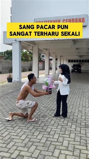 Romantic moment when you see a guy surprise his girlfriend ‼️ #surprise #girlfriend #romantic