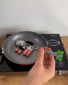 18K views · 171 reactions | Double spoon trick 籠 | HistoryLens | Facebook