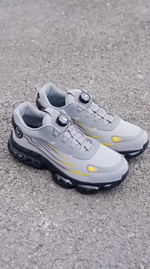 1.9M views · 840 reactions |  Staying safe on the job never looked so good! Check TEMU'S latest work safety shoes, built to withstand any challenge while keeping you comfortable. | YUN K | Facebook