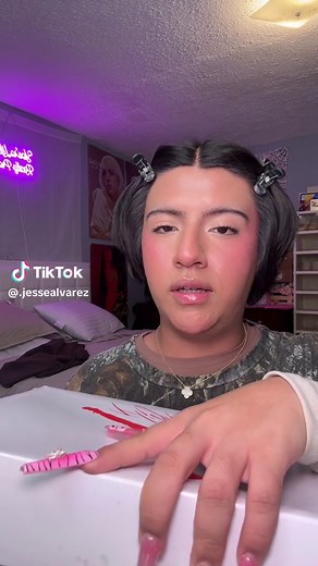 Pink Jordan 4 Sneakers Unboxing and Review