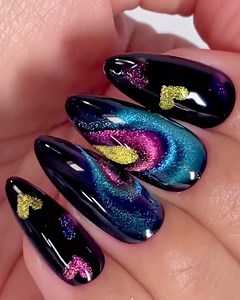 1.2M views · 13K reactions | Valentine's nail inspo using cat eye nail polish! ✨ | MetDaan Nails | Facebook