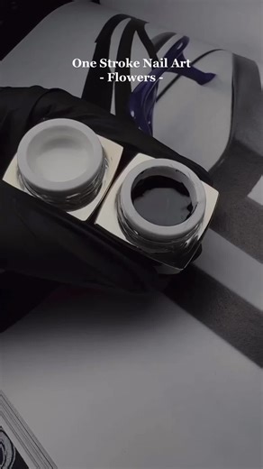 One Stroke Nail Art | Flowers Using our One stroke gels and French Master brushes for those sharp edges! Do you like it? #onestrokenailart #nailarttutorial #blackanwhite #trendingnails2023 #nailtutorial #nailstipsandtricks #jananailsdeutschland