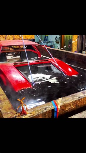 Chemical dipping a De tomaso Pantera 1972, remove all the paint and rust😱 #chemicaldipping #chemical #cars #oldcar #asmrsounds #carchemicals #dip #detomaso #paintremoval #fyyyyyy