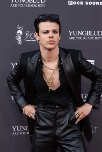 How rich is YUNGBLUD as the voice of the new generation of rock rebellion？#fyp #usa #yungblud #DominicHarrison #music #rock