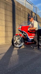 Legendary Honda RCB1000 finally runs on the track in front of the enthusiastic fans at Suzuka Circuit💨💨 #Honda #RCB1000 | HRC - Honda Racing Corporation