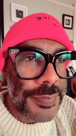 48 reactions | 15 Second Holiday Movie Review  Eyes Wide Shut | Carlos Kareem Windham | Facebook