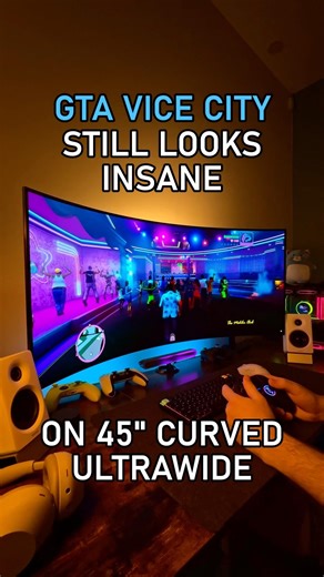 GTA Vice City on LG UltraGear 45” OLED HDR UltraWide ULTRA Graphics RTX