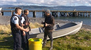 Set netting - what you need to know before you go! Even if you head out often, or go with an experienced mate, it's always good to remind yourself of the rules. Using set nets properly avoids fish wastage and bycatch of unwanted or protected fish species. Knowing the rules also helps you hang onto your net, and avoid a $250 fine! So grab a cuppa, and watch Fishery Officers Renee and Cam share some tips. Check out our website for more info >> https://bit.ly/2Ls5rrJ | MPI Fisheries - Hawke's Bay/W