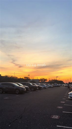 Soaking up all the busy days of my last semester🥺🤍 #ditl #dancer #student #senior