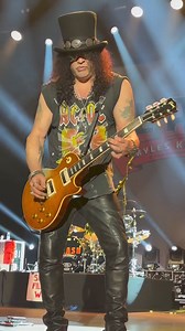 379K views · 7.5K reactions | Slash killing it on his Les Paul! | Darrell Craig Harris Bass | Facebook