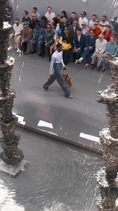 Look 26 from the LOEWE Spring Summer 2024 men's runway collection. See the collection on loewe.com #LOEWE | LOEWE