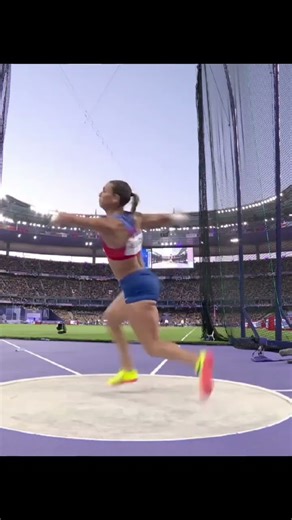 world record holder #discus #fieldsmedal #trackandfield #trybwearathletics #olympicsport #discusthr