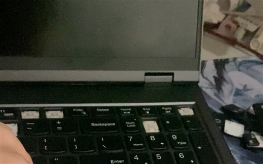 联想拯救者r9000p键盘/键帽拆卸