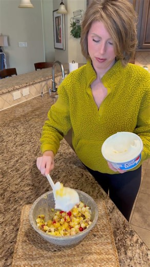 Pineapple Fluff RECIPE on dinnerin321.com #jello #dessert #easyrecipe #recipe #yummy #easter #sweet