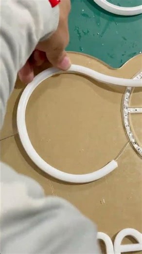 Customised your name with neon sign #neonlights #neonsign #neonvibes #neon #neonsignbuzzingsound