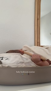 7.6M views · 10K reactions | baby bedroom routine. 懶 Wann gehen eure Baby‘s/Kinder ins Bett ? Cinar geht immer gegen 19:30 Uhr ins Bett, und Rüya direkt im Anschluss, sobald Abi im Bett ist. 懶 | e1ifim_ | Facebook