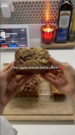 apple streusel loaf | cozy baking at home