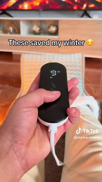 Cold feet? Never again 🥰 #coldfeet #heatedslippers #cozyseason #staywarm #usatiktok🇺🇸 Heated slippers with built-in warming technology to keep your feet cozy and warm all winter long. Perfect for people who always have cold feet or struggle to stay warm at home. These rechargeable thermal slippers are soft, comfortable, and ideal for relaxing during cold nights. Stay cozy, stay warm, and forget about freezing feet this winter.