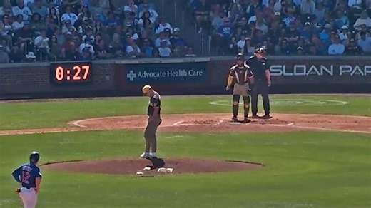 Marco Gonzales fans two Cubs