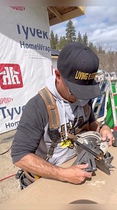 Martinez signature series rafter square with the built in blade wrench coming in clutch. I love well designed tool.. @martineztools striking that beautiful balance of form and function.👌 (FYI flipping my blade to run it backwards to cut aluminum soffit.) . . . . . . . . #raftersqaure #layout #wrench #circularsaw #superbelt #leatherwork #Leathersmith #framing #leahtercraft #tradesmen #forming #fallprotection #toolbags #lefthanded #highrise #akribisleather #leathertoolbelt #customtoolbelt #toolbe