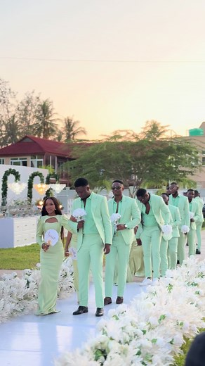 Elegant Wedding Outfits for Bridesmaids and Groomsmen